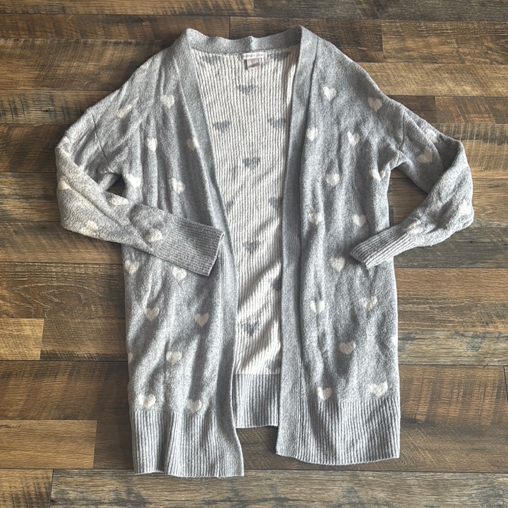 SINCERELY JULES | Large Gray Heart Pattern Women's Sweater